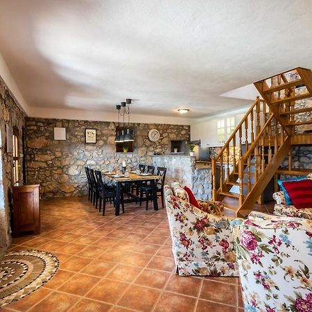 Villa Korina Pinezići Eksteriør bilde
