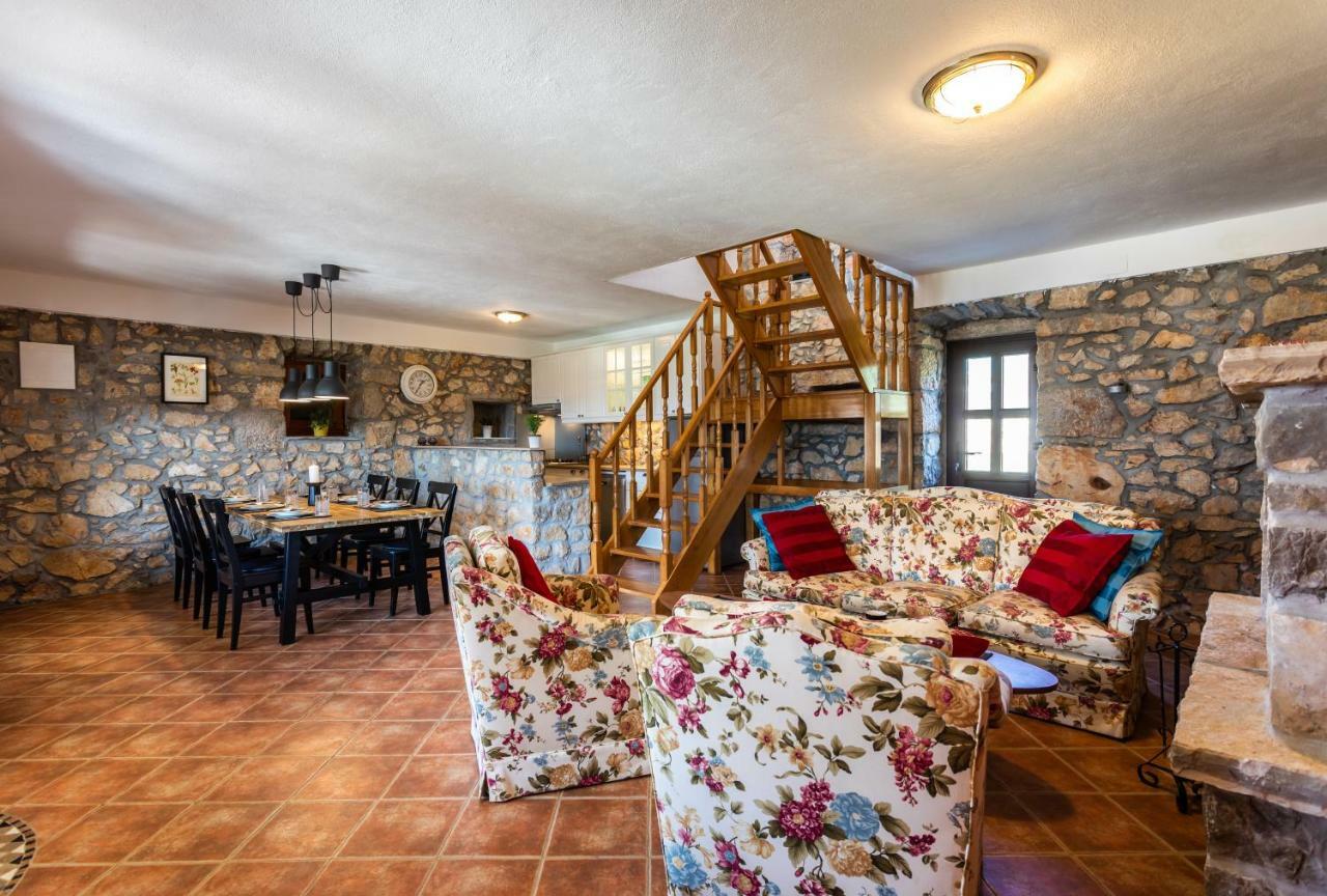 Villa Korina Pinezići Eksteriør bilde